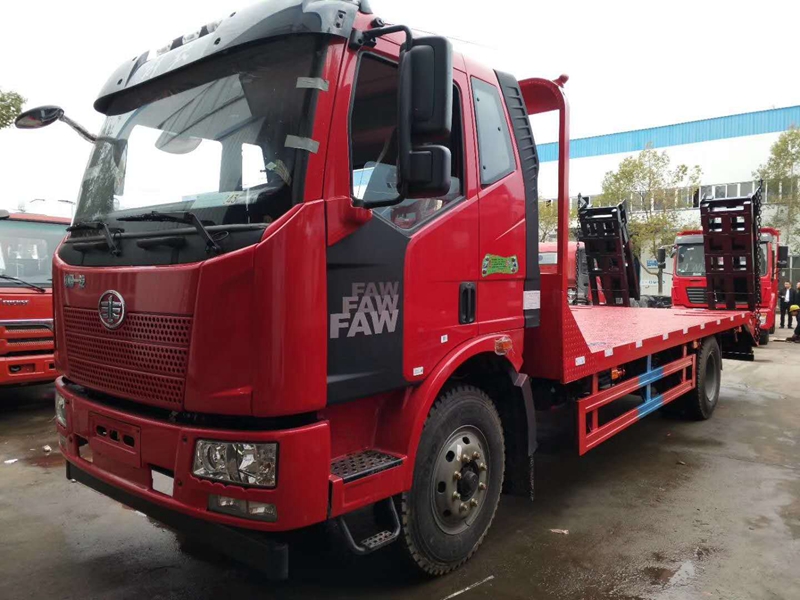 解放J6单桥平板车
